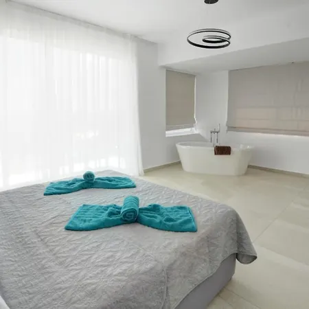 Chrisi Villa *